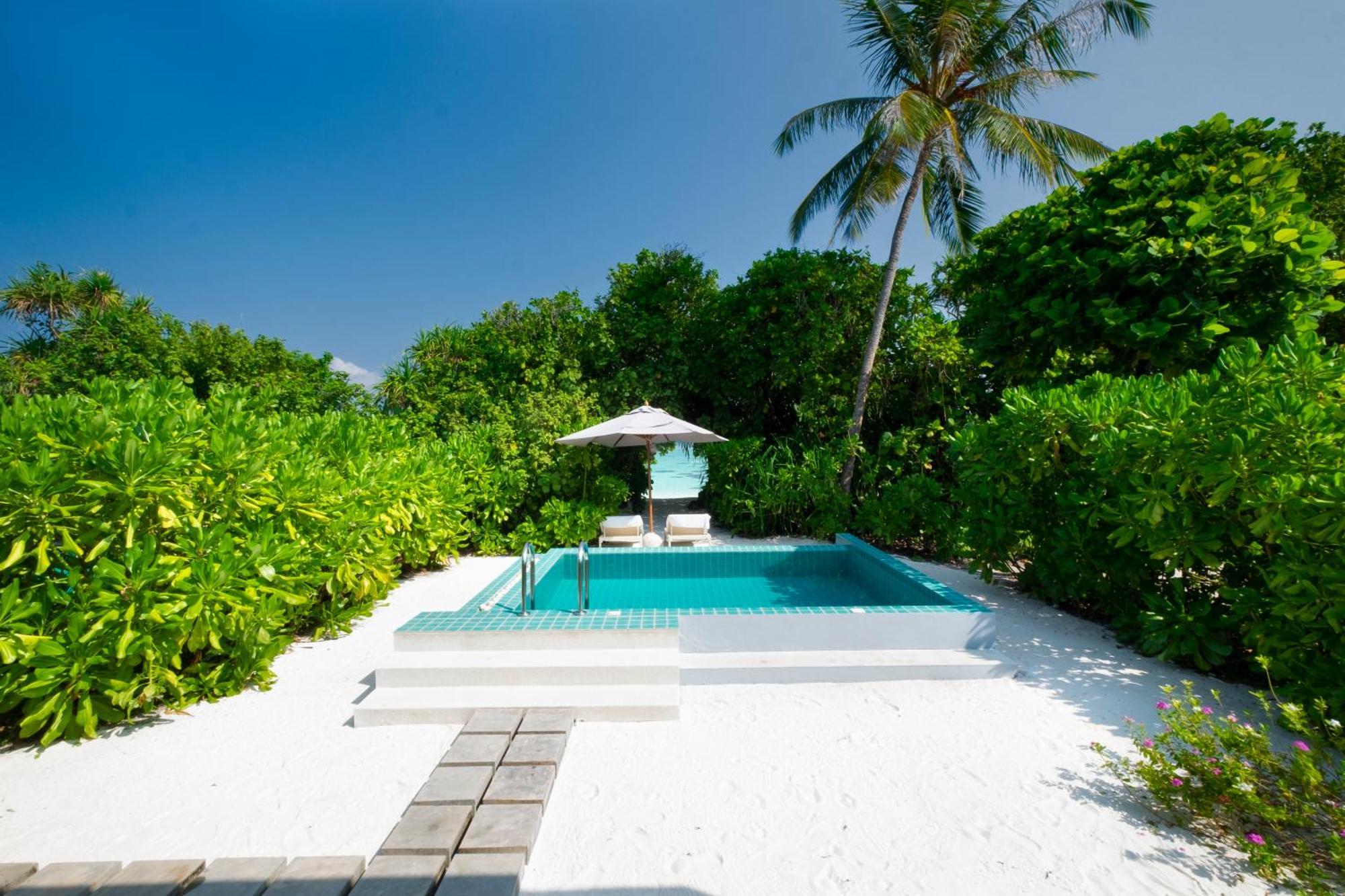 Ifuru Island Maldives منتجع 5*
