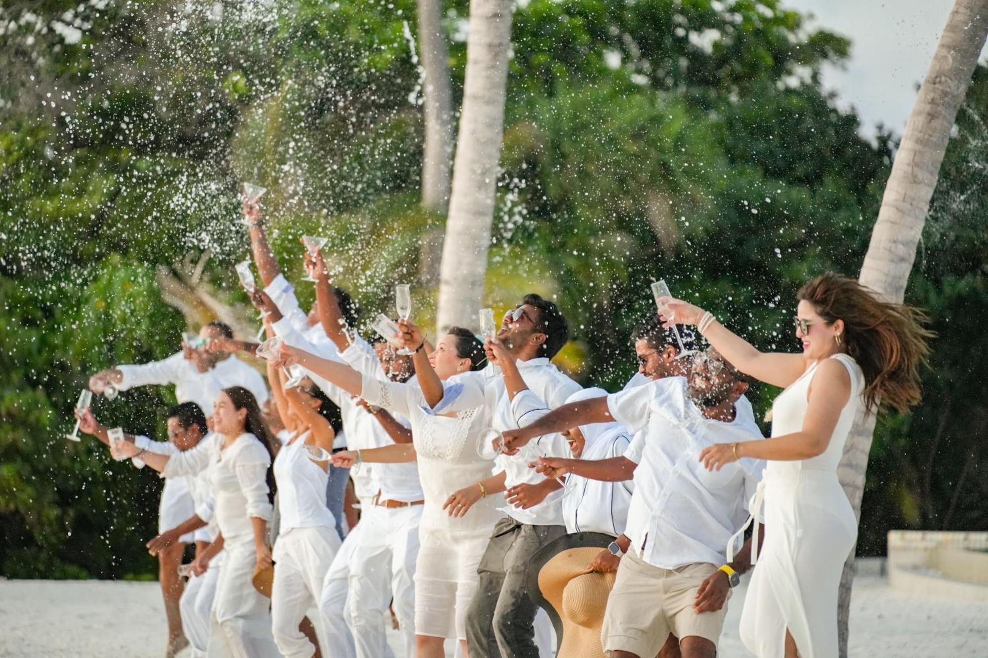 Ifuru Island Maldives منتجع